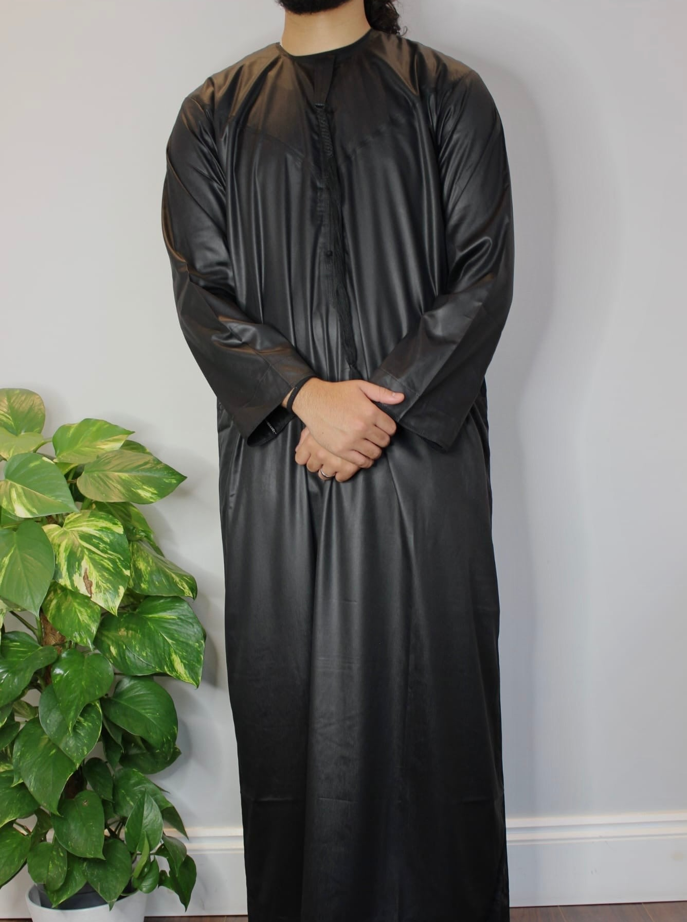 Black Emirati Thobe