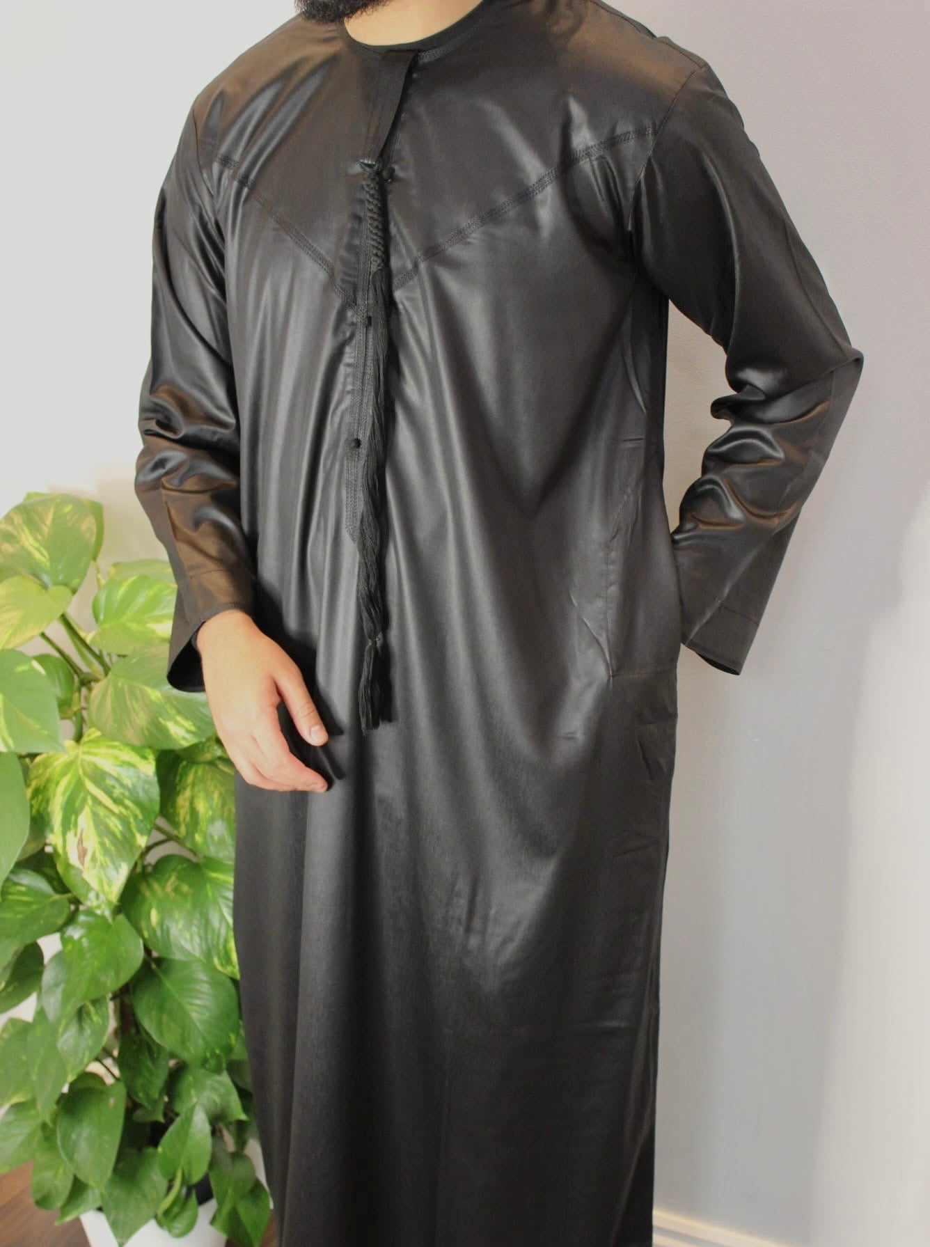 Black Emirati Thobe